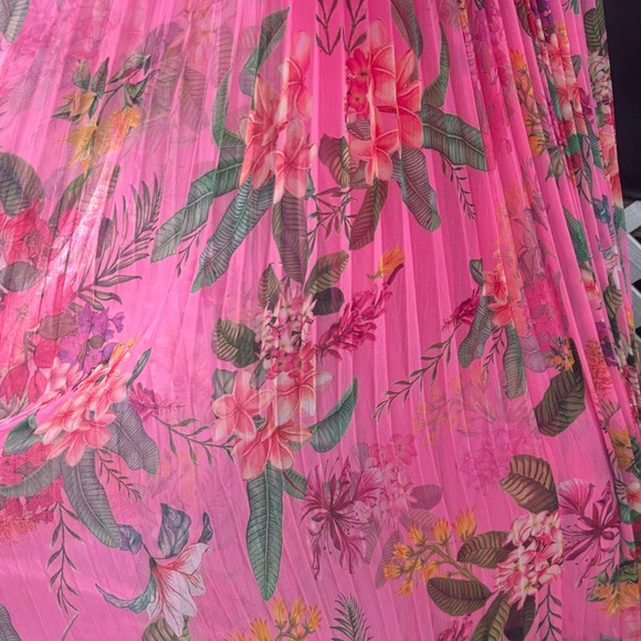 Rococo Sand Vibrant Pink Floral Backless Dress - Picture 6 of 12